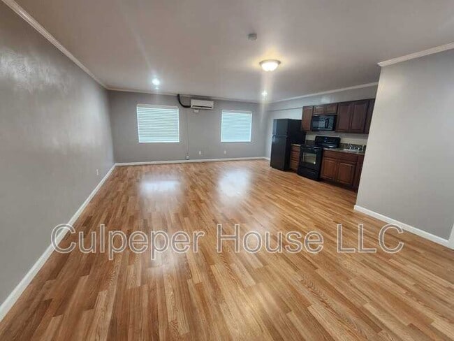 property at 2854 W Sylvania Ave