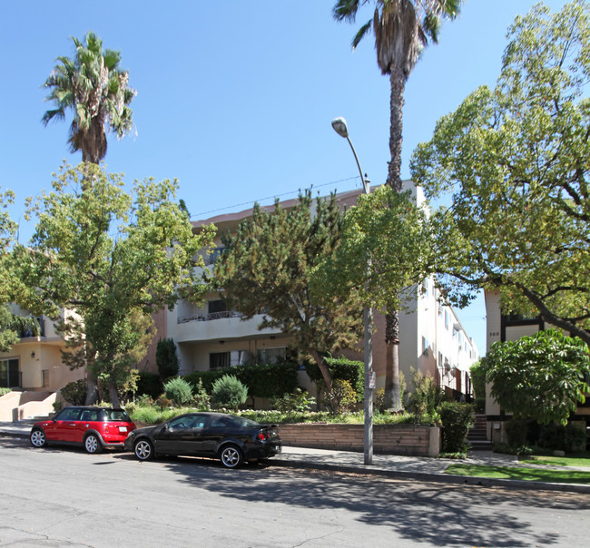 510 E San Jose Ave in Burbank, CA - Foto de edificio - Building Photo