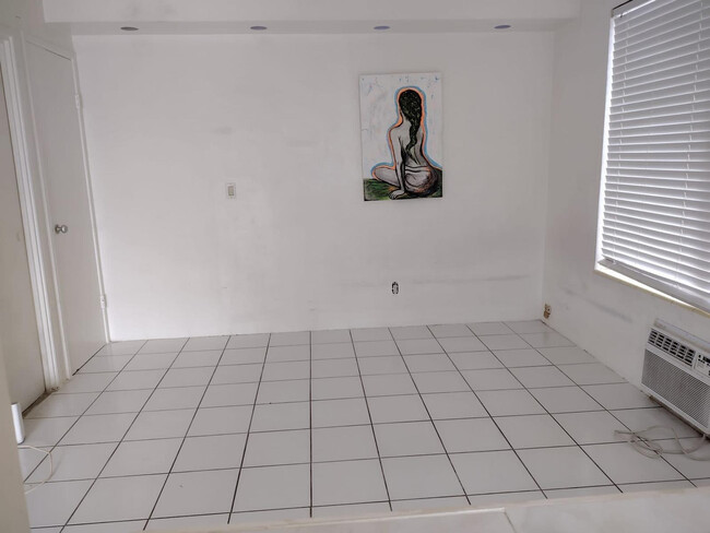 1707 Thomas St in Hollywood, FL - Building Photo - Building Photo