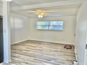 303 Smith Dr NE in Fort Walton Beach, FL - Building Photo - Building Photo