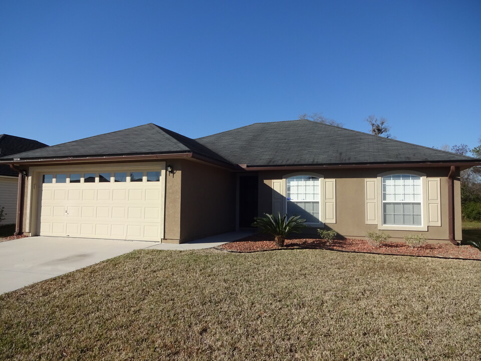 6885 Southern Oaks Dr W in Jacksonville, FL - Foto de edificio