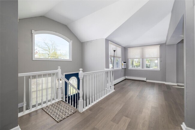 108 Ralph Ave-Unit -Main in Babylon, NY - Building Photo - Building Photo