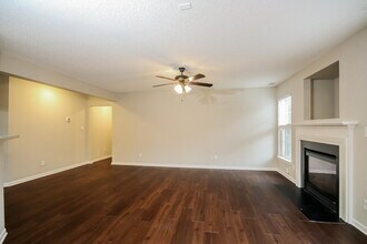 10319 Gold Pan Rd in Charlotte, NC - Foto de edificio - Building Photo