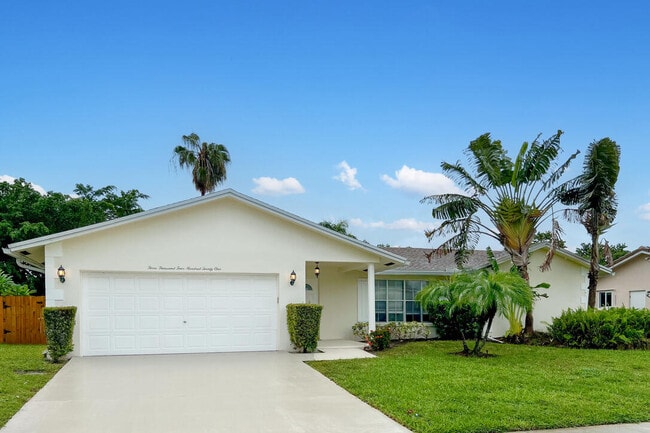 3421 NW 25th Terrace in Boca Raton, FL - Building Photo - Building Photo