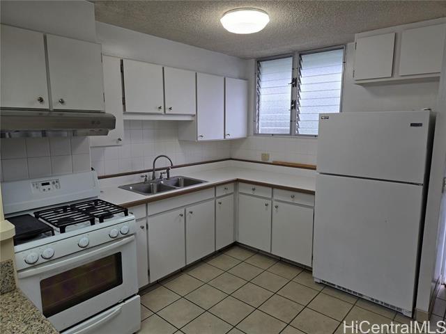 910 Kapahulu Ave in Honolulu, HI - Building Photo - Building Photo