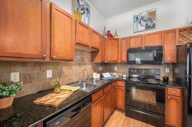 property at 5298 Hidalgo St