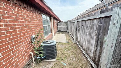 2716 Presidio Dr in Edinburg, TX - Building Photo - Building Photo