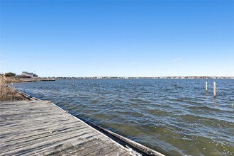 32 Dune Ln in Westhampton Beach, NY - Building Photo - Building Photo