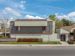 Valhalla Apartments in Bakersfield, CA - Building Photo - Building Photo