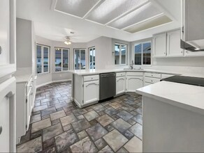 1172 Willow Creek Dr in Yuba City, CA - Building Photo - Building Photo