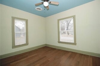 301 S 3rd St in Iola, KS - Building Photo - Building Photo