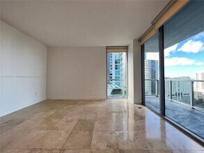 1050 Brickell Ave, Unit 1514 in Miami, FL - Building Photo - Building Photo