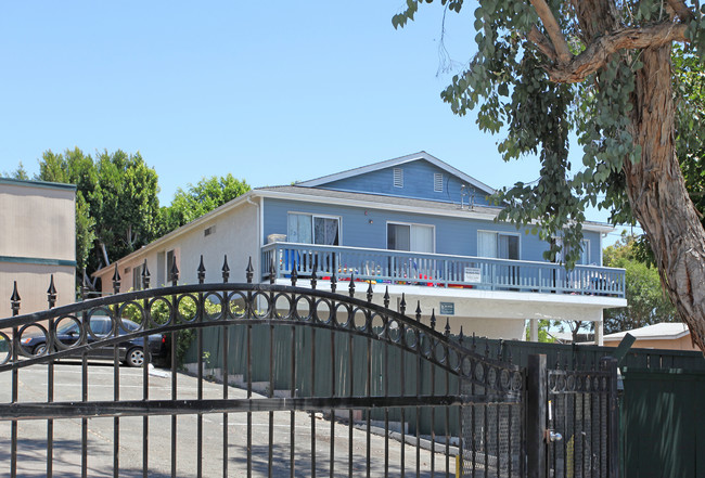 3659 Lemona Ave in San Diego, CA - Foto de edificio - Building Photo