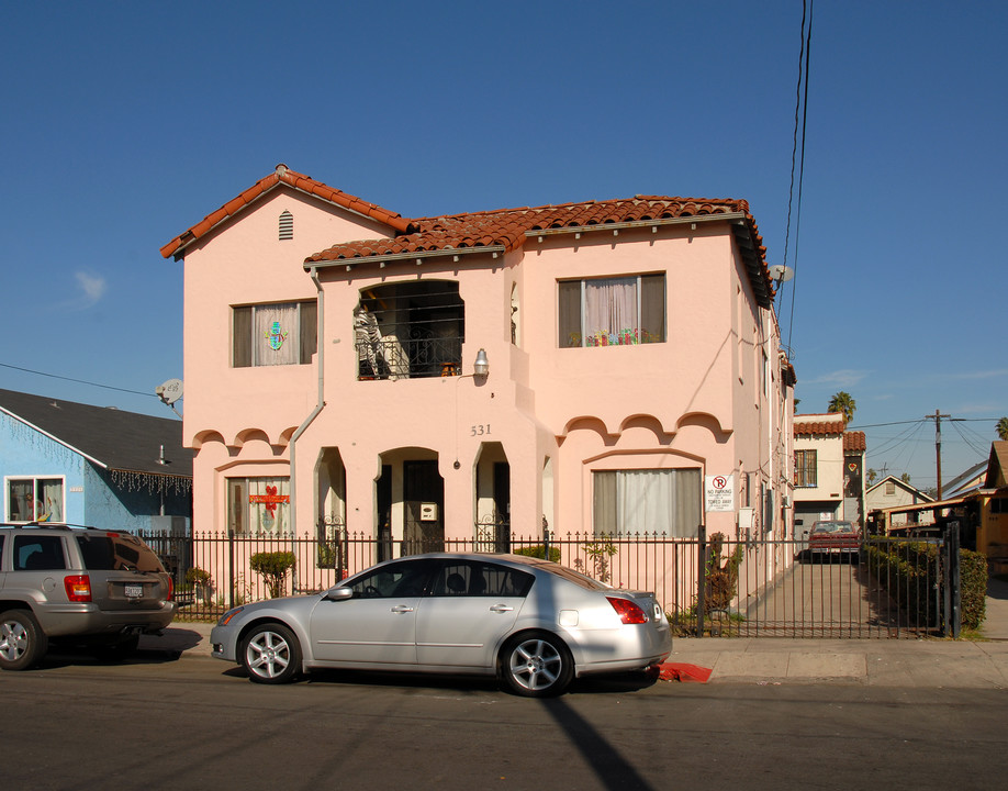 529 W 57th St in Los Angeles, CA - Building Photo