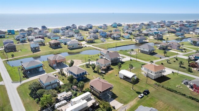 2116 Lilly Ave in Port Bolivar, TX - Building Photo - Building Photo