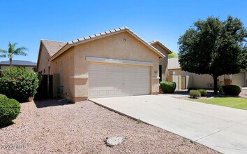 3462 E Powell Way in Gilbert, AZ - Building Photo - Building Photo