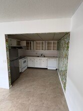 163 Somerset Crescent in West Palm Beach, FL - Building Photo - Building Photo