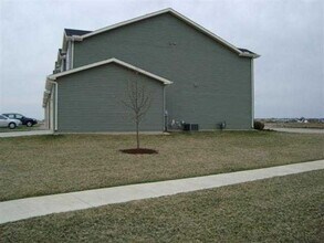 3520 Shepard Rd in Normal, IL - Foto de edificio - Building Photo