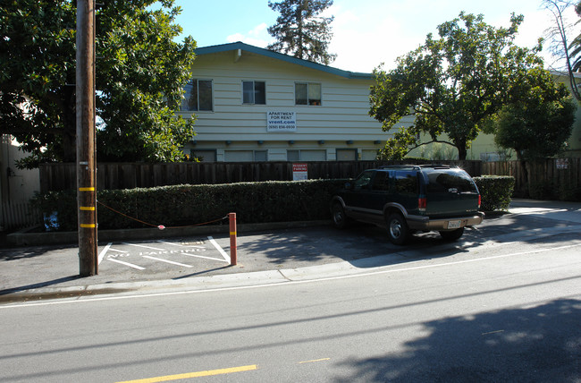 559 Matadero Ave in Palo Alto, CA - Building Photo - Building Photo