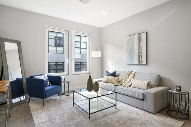 610 Rutherford Ave, Unit 202 in Boston, MA - Building Photo - Building Photo