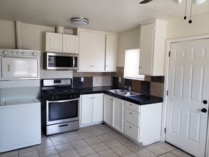 1010 Wallgreen St in Placentia, CA - Building Photo - Building Photo