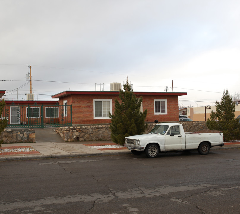 3827-3831 Morehead Ave in El Paso, TX - Foto de edificio