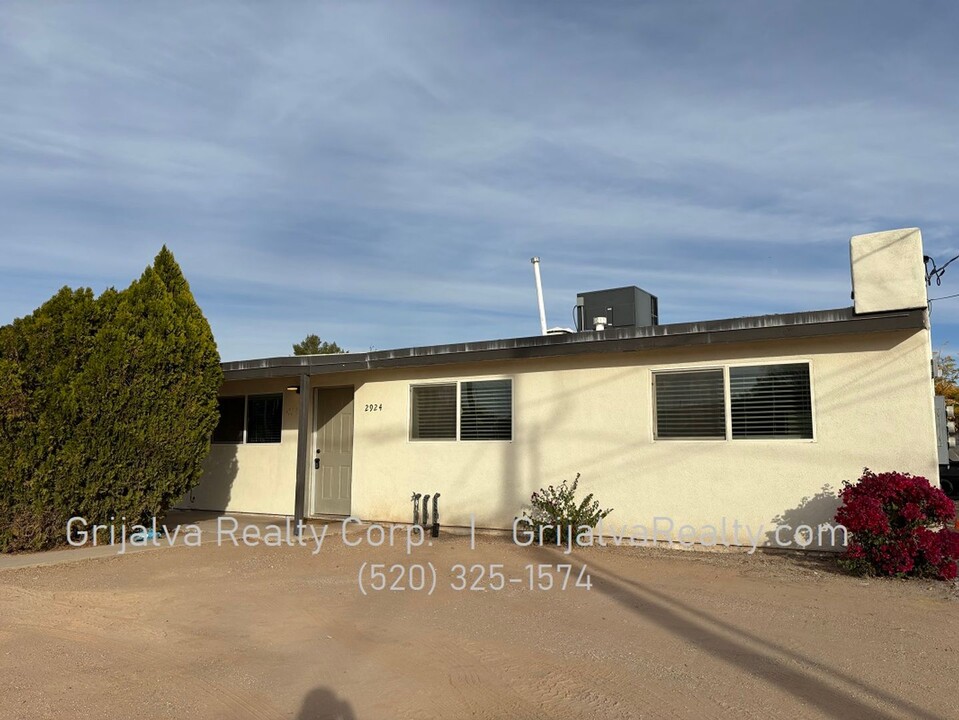 2924 N Winstel Blvd in Tucson, AZ - Building Photo