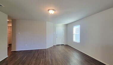 7136 Quarter Moon in Converse, TX - Building Photo - Building Photo