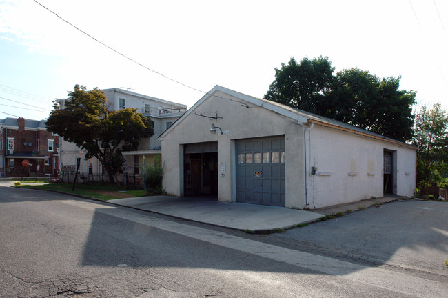 420-422 W Airy St in Norristown, PA - Building Photo - Building Photo