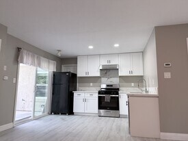 11413 Meknes Way in San Diego, CA - Building Photo