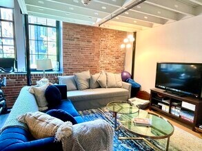 251 Heath St, Unit 211 in Boston, MA - Building Photo - Building Photo
