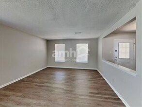 6861 Maywood Cir in Avon, IN - Building Photo - Building Photo