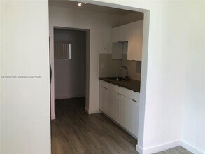 220 NW 46th St in Miami, FL - Building Photo - Building Photo