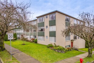 555 E 6th Ave in Vancouver, BC - Building Photo