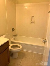 1207 Green Oaks Ln in Charlotte, NC - Building Photo - Building Photo