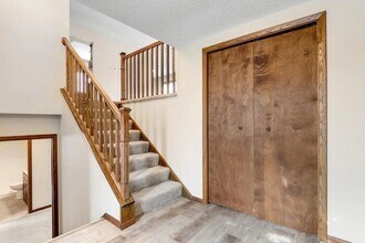 2350 Erin Ct in New Brighton, MN - Building Photo - Building Photo