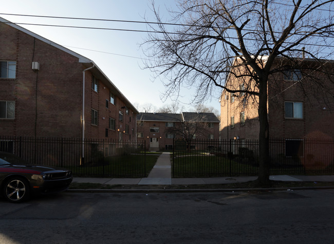 Beckett Gardens in Philadelphia, PA - Foto de edificio - Building Photo