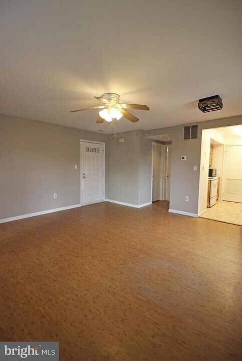 2604 S Arlington Mill Dr in Arlington, VA - Building Photo