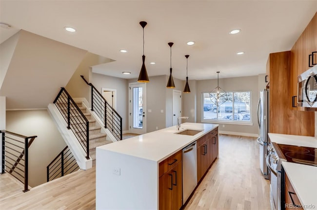 property at 4637 S Lincoln St