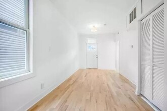 1851 W Dickens Ave in Chicago, IL - Building Photo - Building Photo