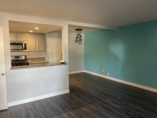 141 N Oberlin Ave in Claremont, CA - Building Photo - Building Photo
