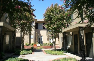 Giardini Bella in Riverside, CA - Building Photo