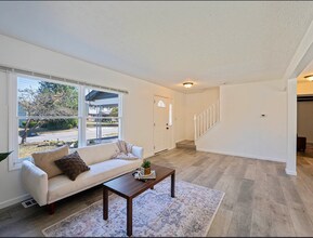 2117 Drumlin Dr in Grove City, OH - Building Photo - Building Photo