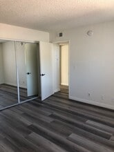 1344 Serrano N Ave, Unit 215 in Los Angeles, CA - Building Photo - Building Photo