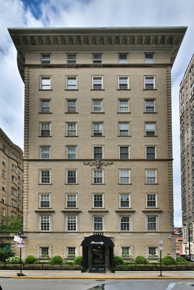 70 E Scott St in Chicago, IL - Building Photo - Building Photo