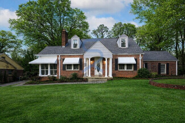 property at 1441 Blvd Lorraine SW