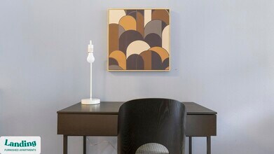 810 W St Johns Ave in Austin, TX - Foto de edificio - Building Photo