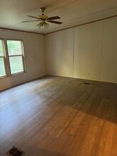 1020 Little Perry Rd in Morehead, KY - Building Photo - Building Photo