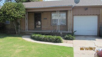 114 E Haddock St in Norman, OK - Building Photo