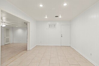 2015 Wycliffe Dr in Houston, TX - Building Photo - Building Photo